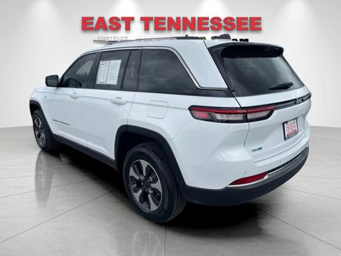 Used 2022 Jeep Grand Cherokee Limited 4xe w/ Luxury Tech Group II AWD/4WD image 5
