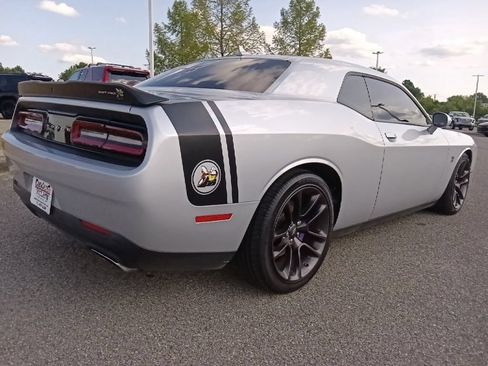 Used 2022 Dodge Challenger R/T Scat Pack w/ Driver Convenience Group RWD image 3