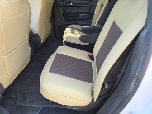 Used 2016 Chevrolet Traverse LT FWD image 6