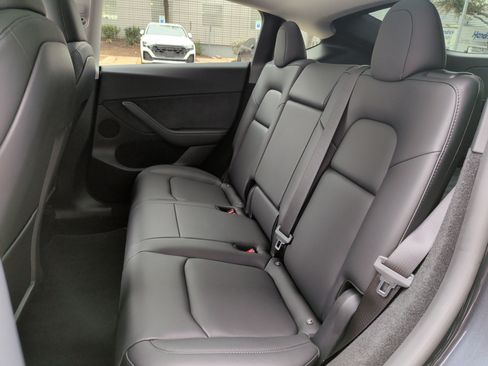 Used 2024 Tesla Model Y Long Range image 33