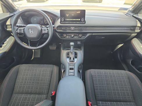 Certified 2025 Honda HR-V Sport image 9
