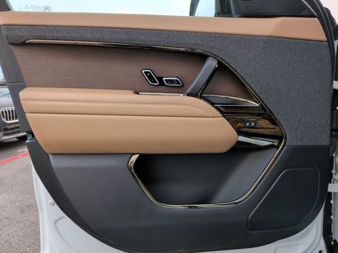 Used 2023 Land Rover Range Rover Sport SE image 14