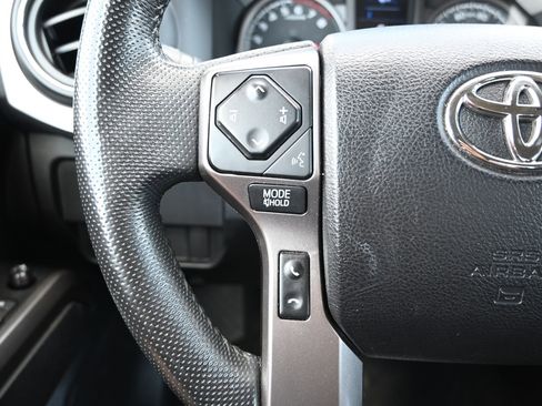 Used 2022 Toyota Tacoma SR image 13