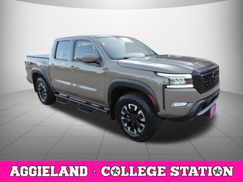 Used 2024 Nissan Frontier PRO-4X w/ Technology Package AWD/4WD image 3