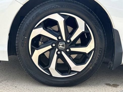 Used 2017 Honda Accord EX image 6
