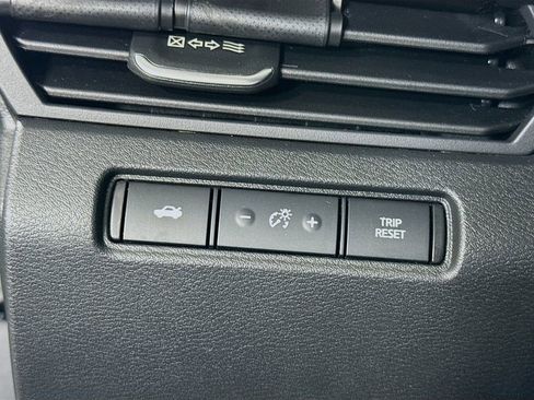 Used 2024 Nissan Altima 2.5 SR image 18