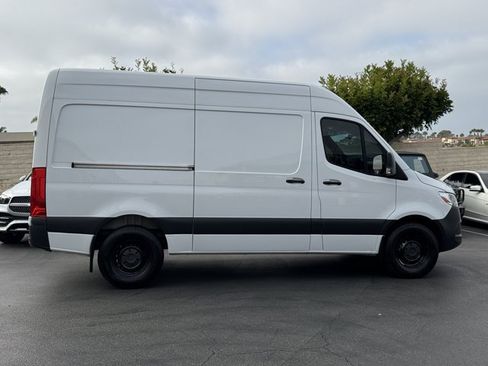 Used 2023 Mercedes-Benz Sprinter 2500 image 10