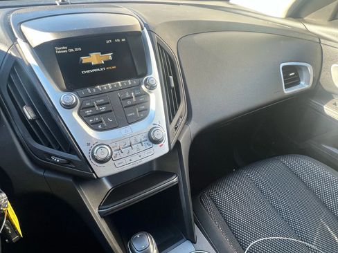 Used 2017 Chevrolet Equinox LT w/ Convenience Package image 18