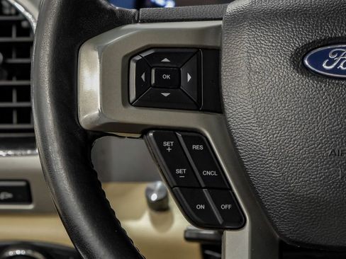 Used 2019 Ford F250 Lariat w/ Lariat Value Package AWD/4WD image 16