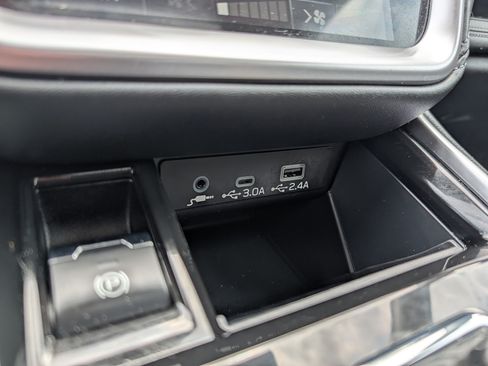 Used 2023 Subaru Outback Touring AWD/4WD image 33