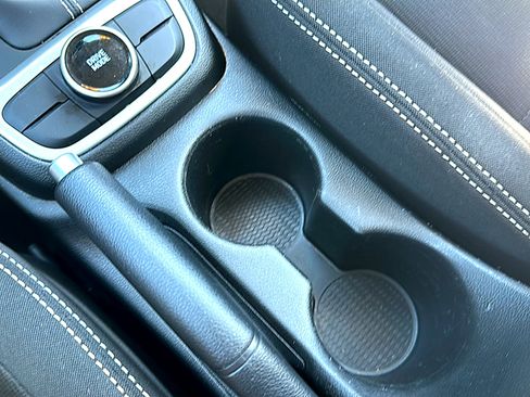 Used 2025 Hyundai Venue SEL image 36