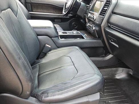 Used 2018 Ford Expedition Limited RWD image 21