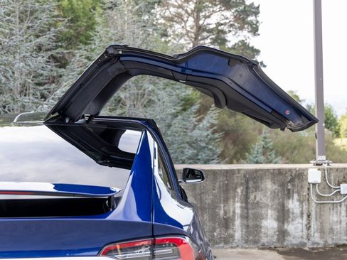 Used 2016 Tesla Model X 70D image 39