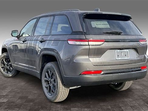 New 2025 Jeep Grand Cherokee Altitude image 3