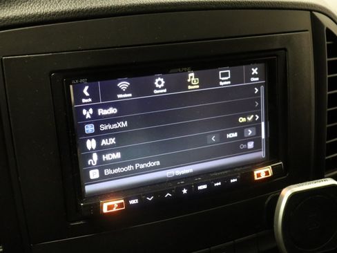 Used 2019 Mercedes-Benz Metris w/ Premium Safety Package image 23