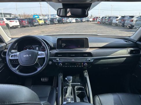 Certified 2022 Kia Telluride SX w/ Nightfall Edition Package image 9