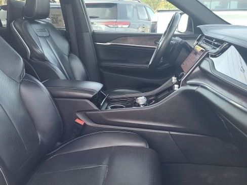 Used 2023 Jeep Grand Cherokee Overland w/ Advanced Protech Group III image 23