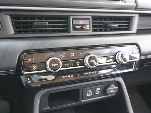 Used 2025 Honda Pilot Touring image 19