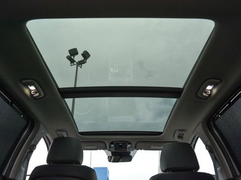 Used 2022 Hyundai Santa Fe SEL w/ Convenience + Premium Package FWD image 11
