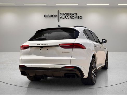 Used 2024 Maserati Grecale Trofeo AWD/4WD image 5