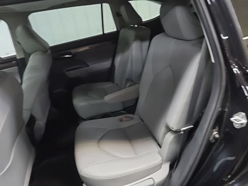 Used 2020 Toyota Highlander Limited AWD/4WD image 36