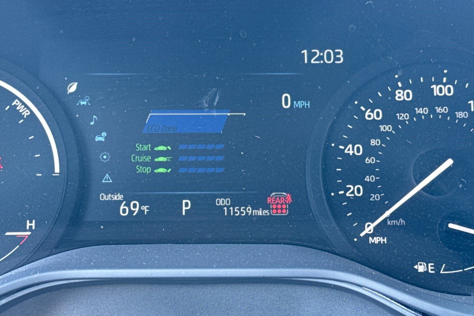 Used 2025 Toyota Sienna XLE FWD image 23