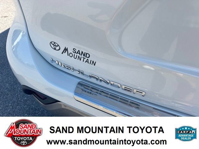 Used 2021 Toyota Highlander Platinum FWD image 9