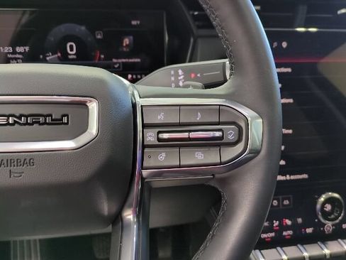 Used 2026 GMC Terrain Denali AWD/4WD image 28