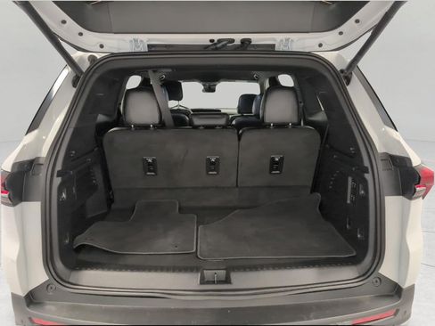 Used 2026 Buick Enclave Preferred w/ Power Package AWD/4WD image 15
