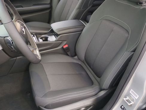 New 2025 Jeep Grand Cherokee Laredo w/ Luxury Tech Group I RWD image 17
