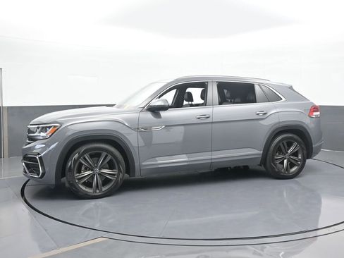 Used 2022 Volkswagen Atlas Cross Sport SEL R-Line image 2