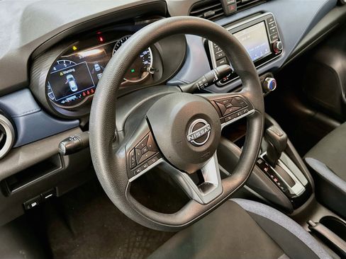 Used 2025 Nissan Versa SV FWD image 18