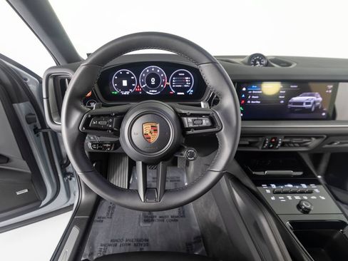 Certified 2026 Porsche Cayenne Coupe AWD/4WD image 18