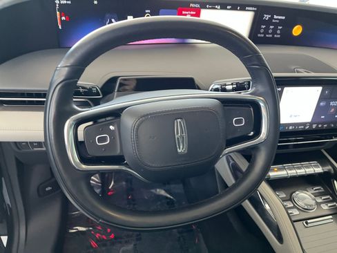 Used 2024 Lincoln Nautilus Premier image 28