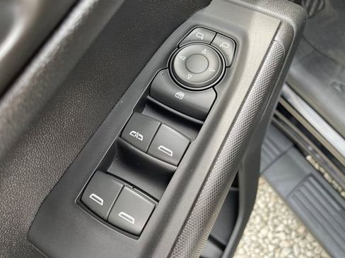 Used 2022 Chevrolet Silverado 1500 Custom AWD/4WD image 24