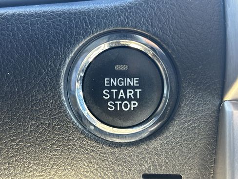 Certified 2018 Toyota 4Runner Limited AWD/4WD image 31