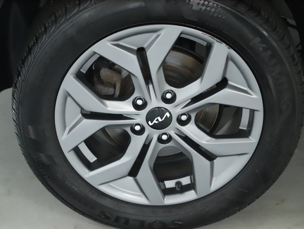 Used 2024 Kia Seltos LX AWD/4WD image 12
