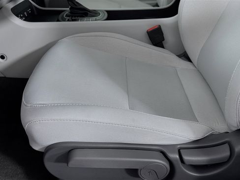 Used 2025 Hyundai Kona SE AWD/4WD image 18