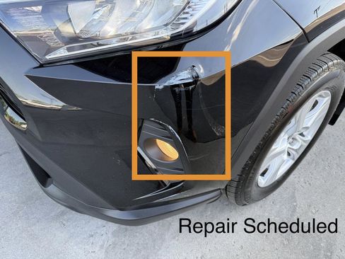 Used 2021 Toyota RAV4 XLE w/ Convenience Package AWD/4WD image 2