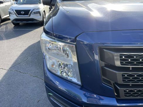 Used 2022 Nissan Titan SV image 13