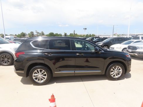 Used 2019 Hyundai Santa Fe SEL FWD image 10