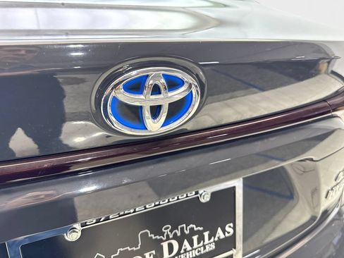 Used 2024 Toyota Corolla LE w/ LE Convenience Package FWD image 20