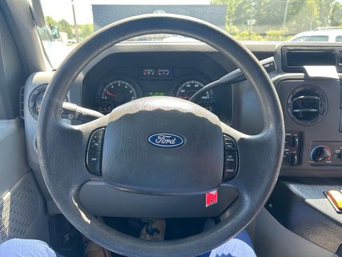 Used 2015 Ford E-350 and Econoline 350 Super Duty image 11