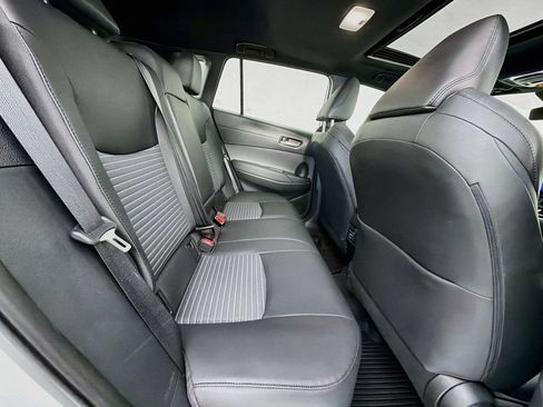 Used 2023 Toyota Corolla Cross AWD Hybrid w/ Convenience Package image 30
