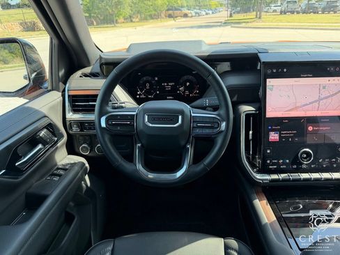 Used 2025 GMC Yukon Denali w/ Sun & Power Step Package AWD/4WD image 23