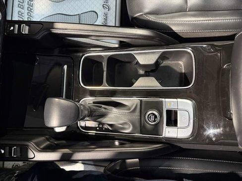 Used 2025 Kia Telluride S image 32