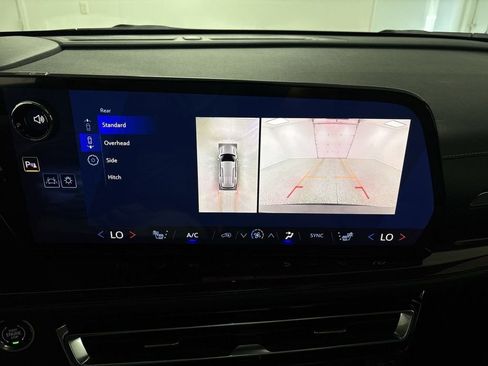 New 2026 Chevrolet Traverse Z71 w/ Driver Confidence Package AWD/4WD image 39