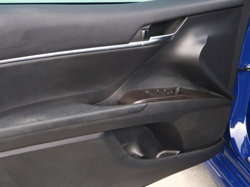 Used 2024 Toyota Camry SE image 17