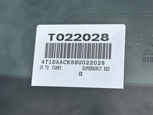 Used 2025 Toyota Camry SE w/ Convenience Package FWD image 14