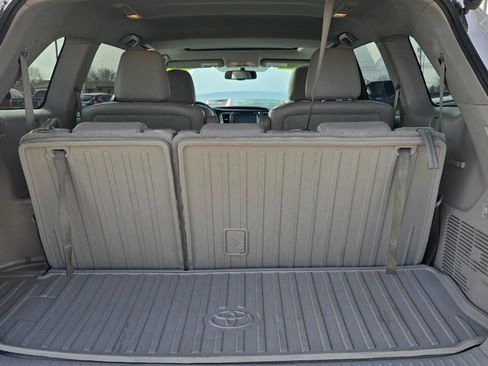 Used 2014 Toyota Highlander Limited image 10